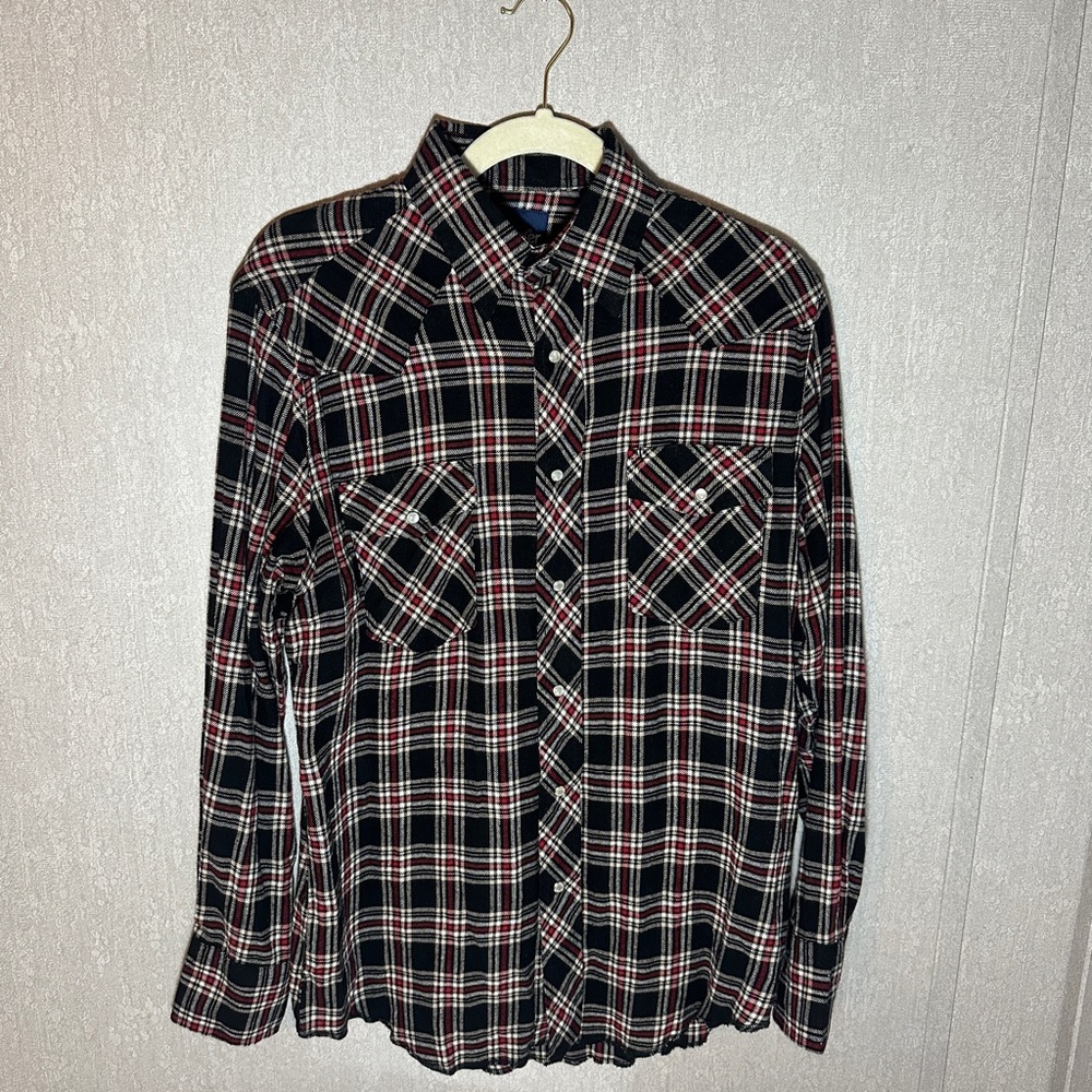 Wrangler Black and Red Casual Button Down Shirt